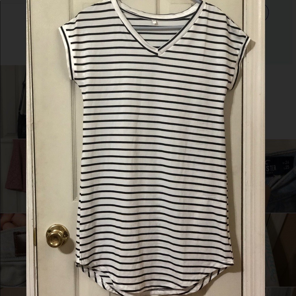 Stretchy b&w striped dress!